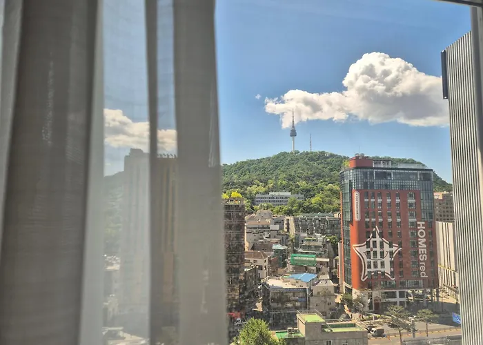 Travelus Myeongdong 트래블어스 명동 4*
