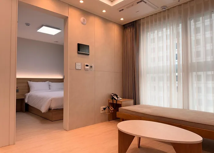 Travelus Myeongdong 트래블어스 명동 4* 首爾