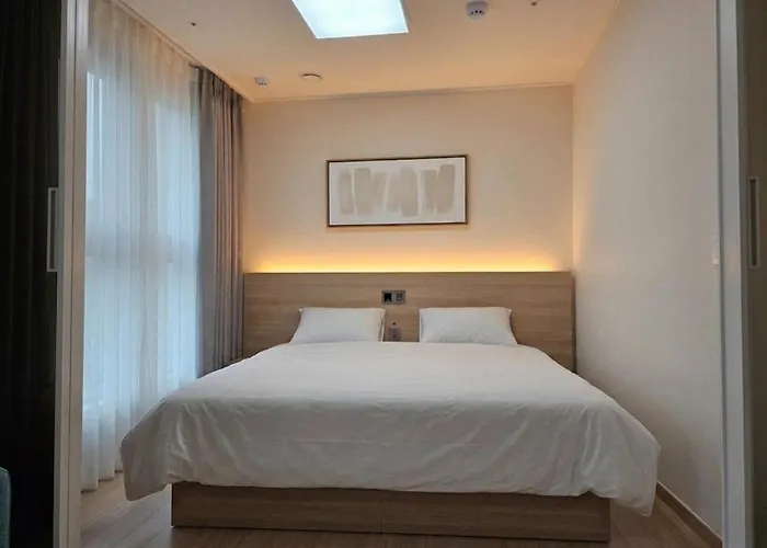 Travelus Myeongdong 트래블어스 명동