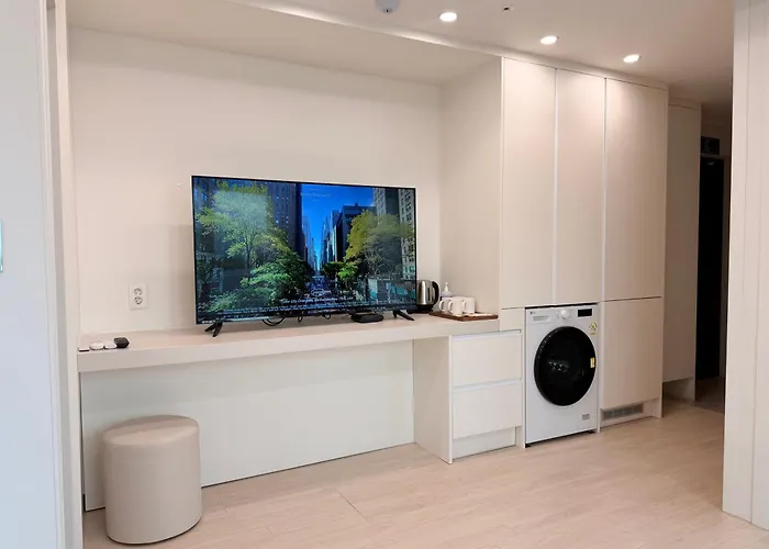 Travelus Myeongdong 트래블어스 명동 酒店 4*