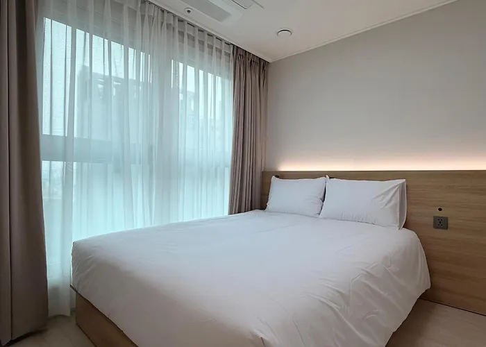 Travelus Myeongdong 트래블어스 명동