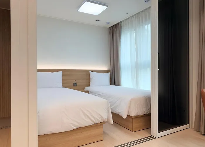 Travelus Myeongdong 트래블어스 명동 4* 首爾