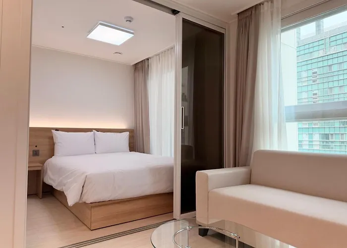 Travelus Myeongdong 트래블어스 명동 4*