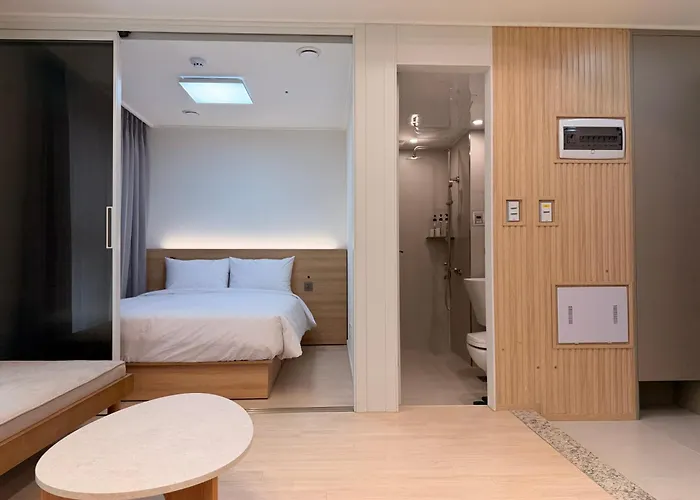Travelus Myeongdong 트래블어스 명동 4* 首爾