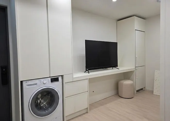 Travelus Myeongdong 트래블어스 명동 首爾